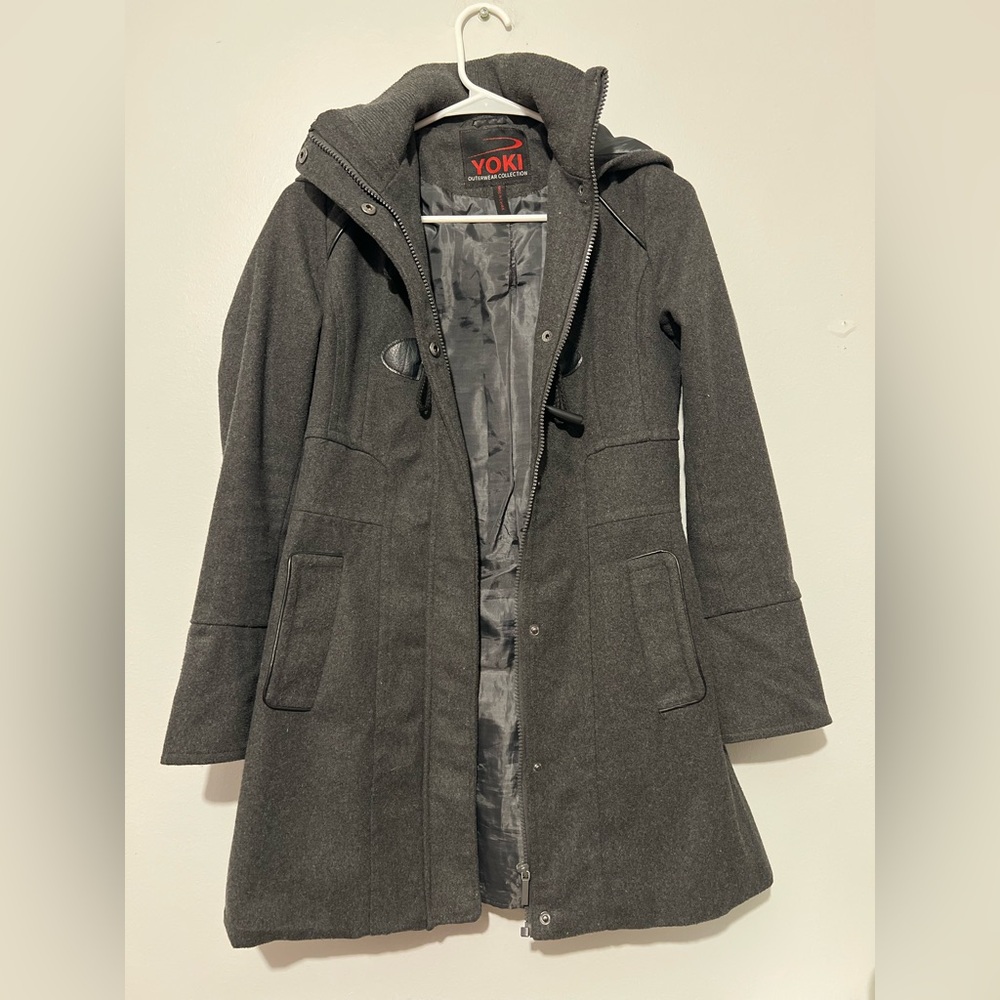 Yoki Gray Trench Coat with Hood and Structured Silhouette